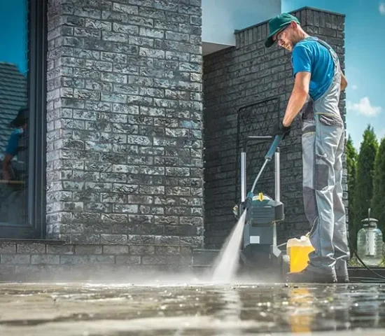 Deck and patio pressure washing cleaning service